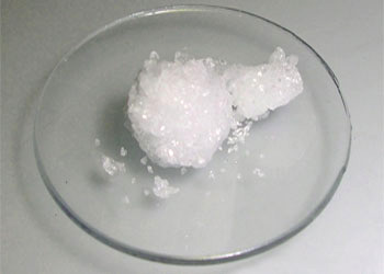 Colorless crystals of XeF2